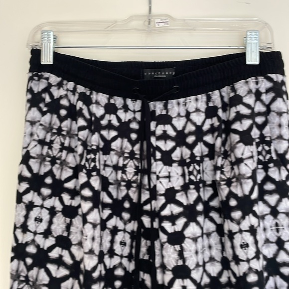 Tie dyed pattern Sanctuary Pants Size M - Picture 3 of 3